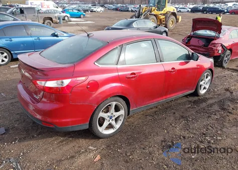 2013 Ford Focus Titanium z USA, uszkodzony, nr VIN 1FADP3J2XDL352611